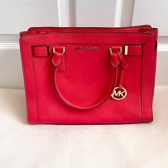 Michael Kors Dillon Tp Zip Med Satchel Sangria - Picture 1 of 8